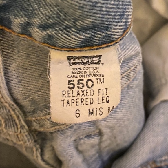 Vintage Levi's 550 Jeans - Picture 4 of 7